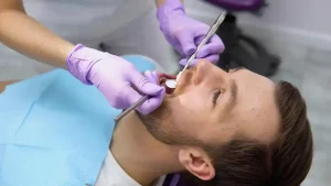 Gli impianti dentali superiori possono causare problemi ai seni paranasali?